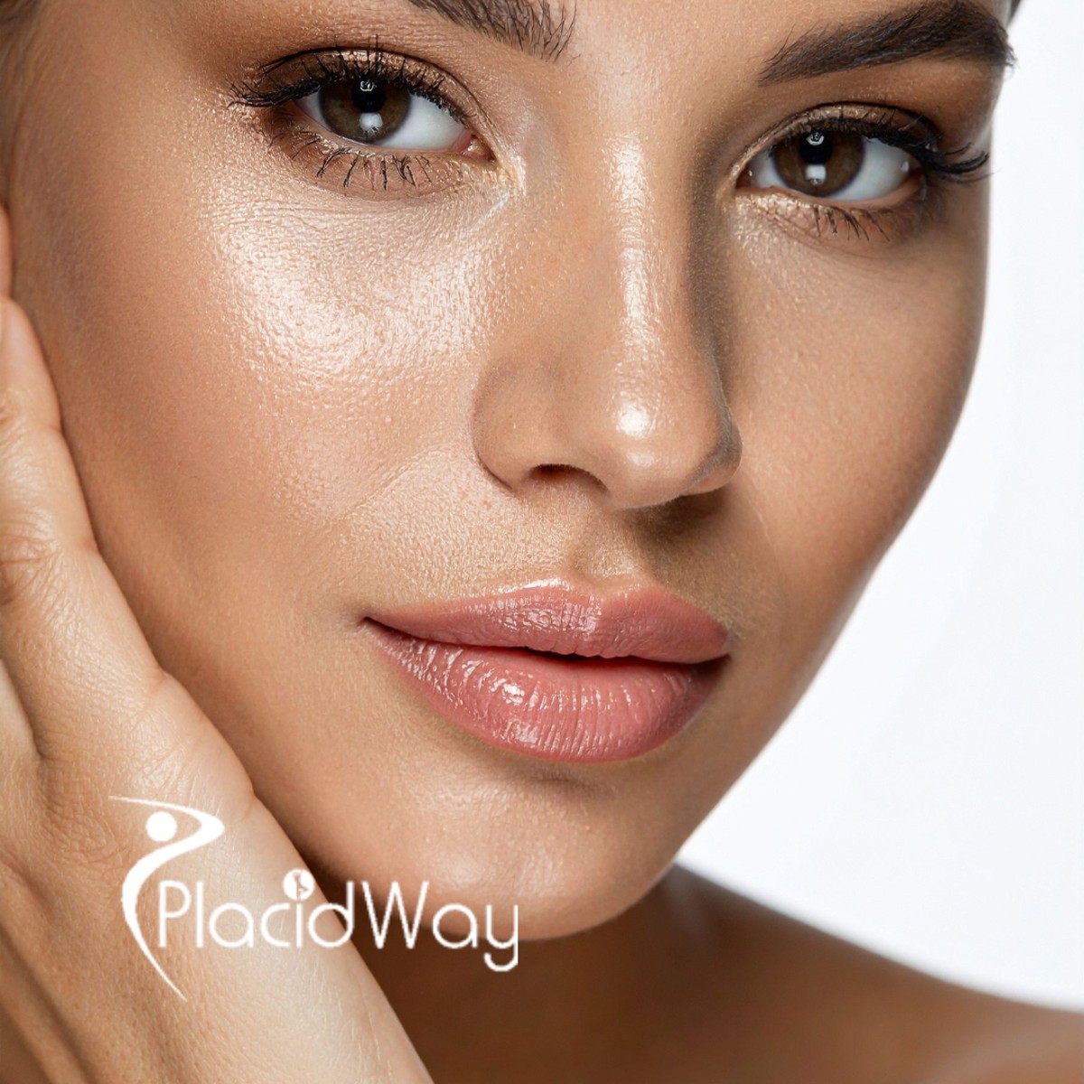 Хирургия верхних и нижних век в Турции для пациентов из Великобритании